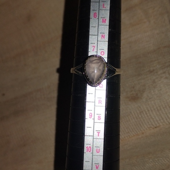 Sterling Silver Ring with Rose Quartz - Picture 2 of 4